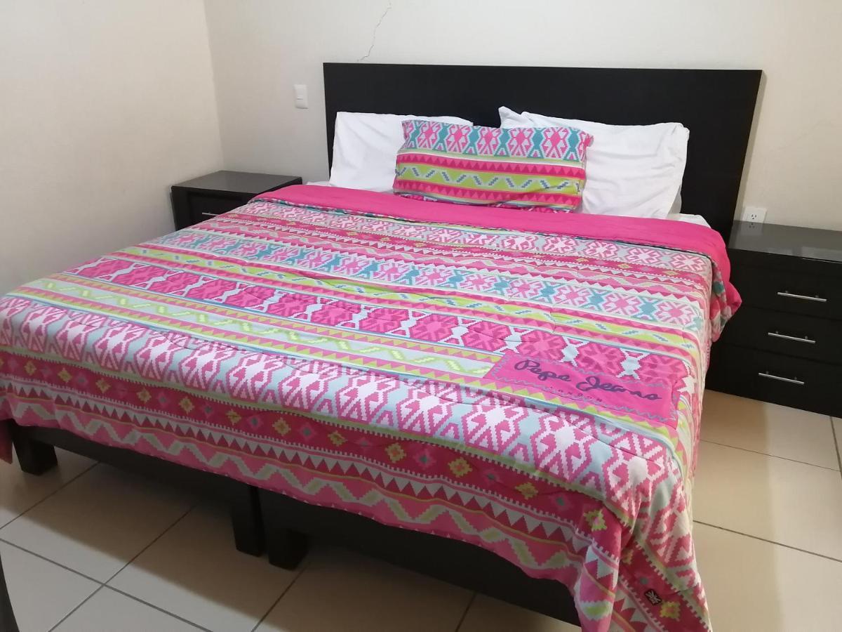 Hotel Pena Real Бернал Екстериор снимка